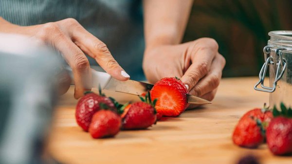 Which UK slow juicers preserve the most nutrients?